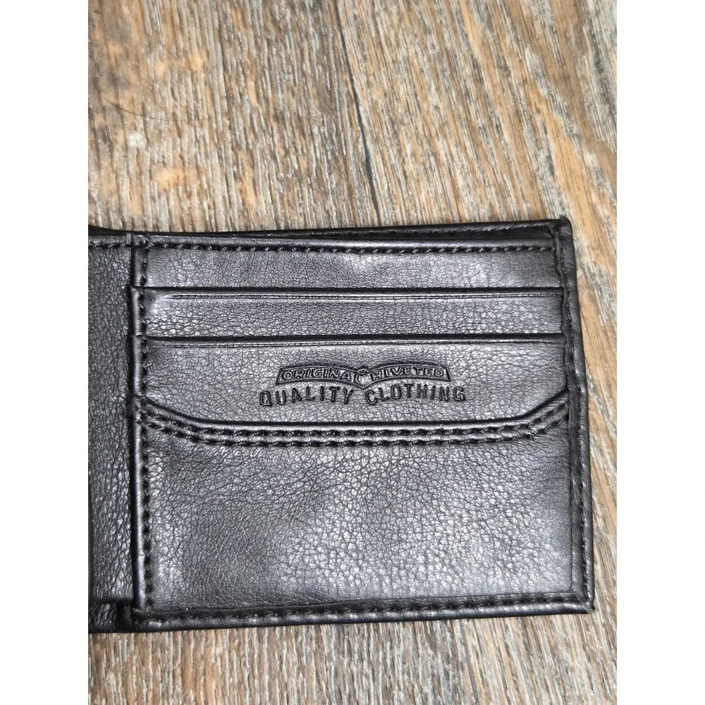 Levis Mens RFID Blocking Bifold Wallet Black Leather ID Window Logo Embossed